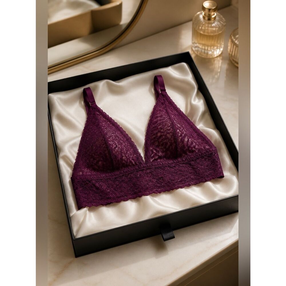 PURPLE VICTORIAS SECRET BRACELET SIZE MEDIUM